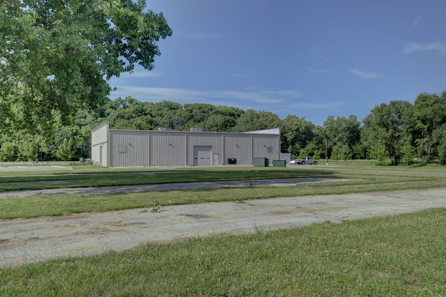 Midwest Auto Direct: 11401 Kaw Dr, Edwardsville, KS 66111